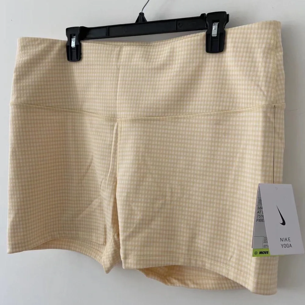 Nike Yoga Women's Gingham Shorts Size 2X